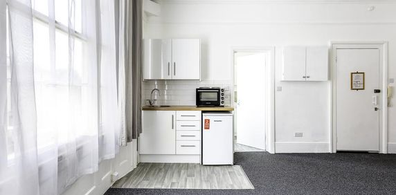 Studio to rent - Photo 2