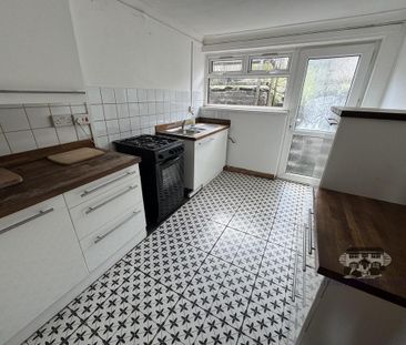 3 bedroom terraced house to rent - Photo 4