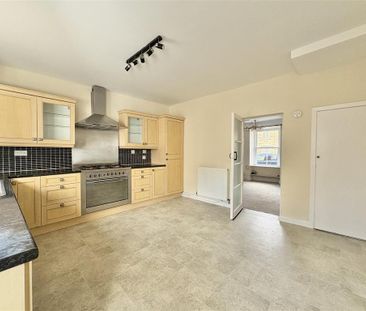 3 bedroom terraced house to rent - Photo 6