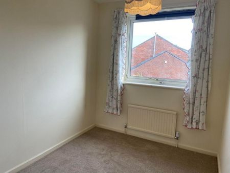 3 bedroom link detached house to rent - Photo 2