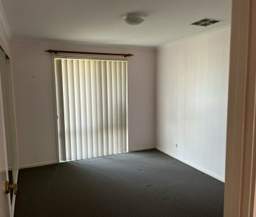 Family Home Close to Everything! - Photo 5