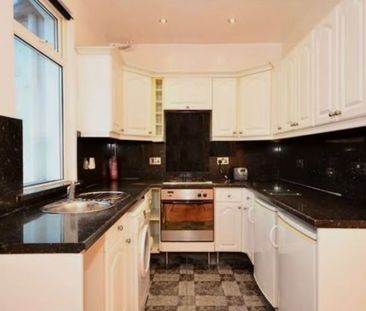 Room in a Shared House, Stevenage Road, E6 - Photo 5