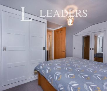 5 bedroom semi-detached house to rent - Photo 6