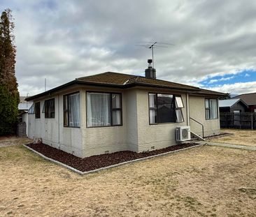 Old Cromwell three bedroom home - Photo 3