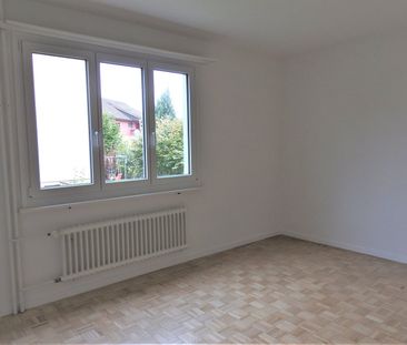 "helle, moderne 4.5-Zimmer-Wohnung mit Balkon an ruhiger Lage" - Photo 6