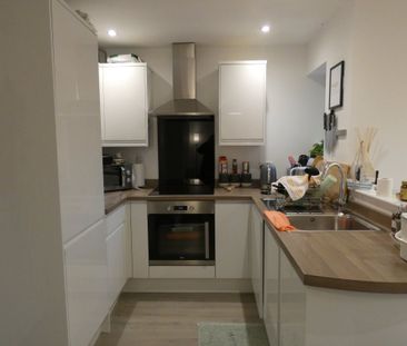 Ringway Road, Park Street, ST. ALBANS - Photo 1