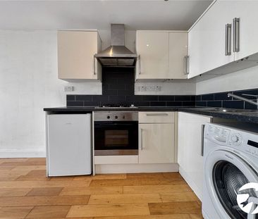 2 bedroom property to rent - Photo 3