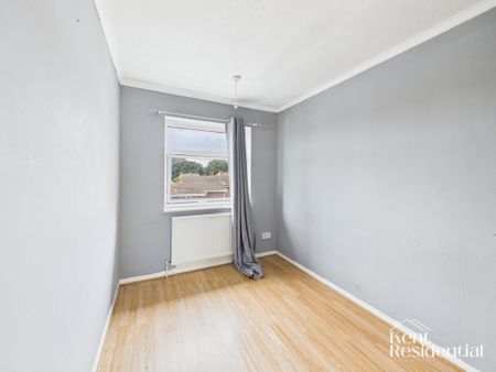 3 bedroom flat to rent - Photo 2