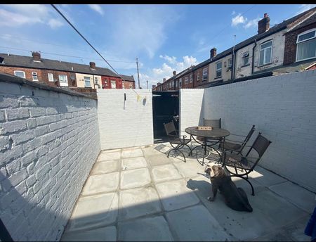 3 Bed Terraced House, Blackpool Street, M11 - Photo 4