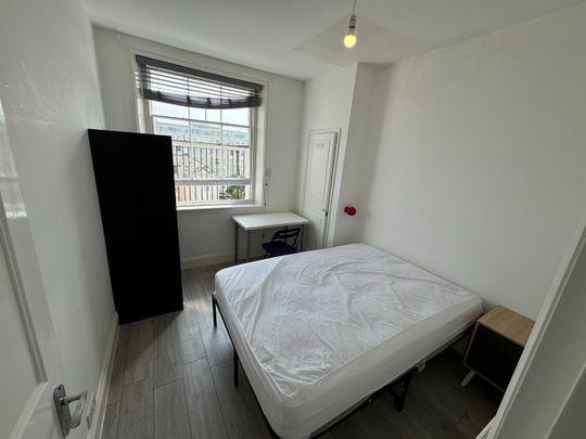 Room in a Shared Flat, Holland Road, BN3 - Photo 1