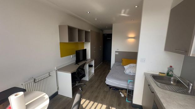 Studio to rent - Photo 1