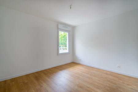 location Appartement T3 DE 63.5m² À COLOMBES - Photo 4