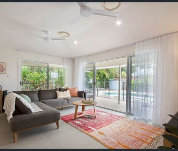 Immaculate Family Home - Photo 2