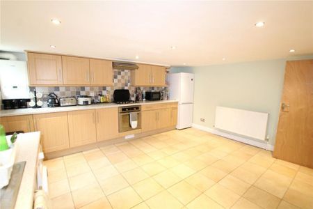 3 bedroom terraced house to rent - Photo 4