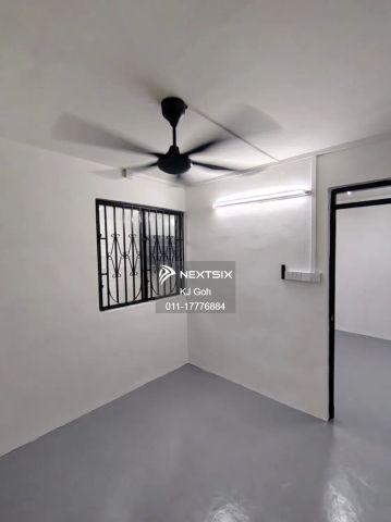 Flat Taman Ungku Tun Aminah - Photo 2