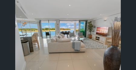 Fully Furnished Luxury Apartment! - Photo 3