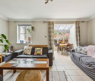 4 bedroom terraced house to rent - Photo 2