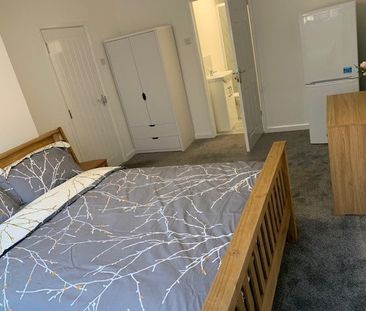 Room in a Shared House, Saywell Road, LU2 - Photo 6