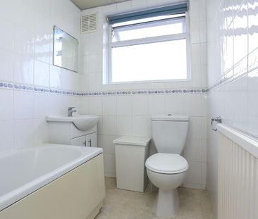 3 bedroom terraced house to rent - Photo 6