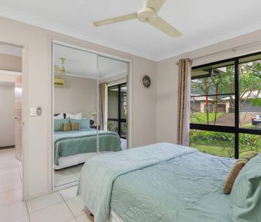 SENSATIONAL LIVING SPACE....SIZE & QUALITY - Photo 5