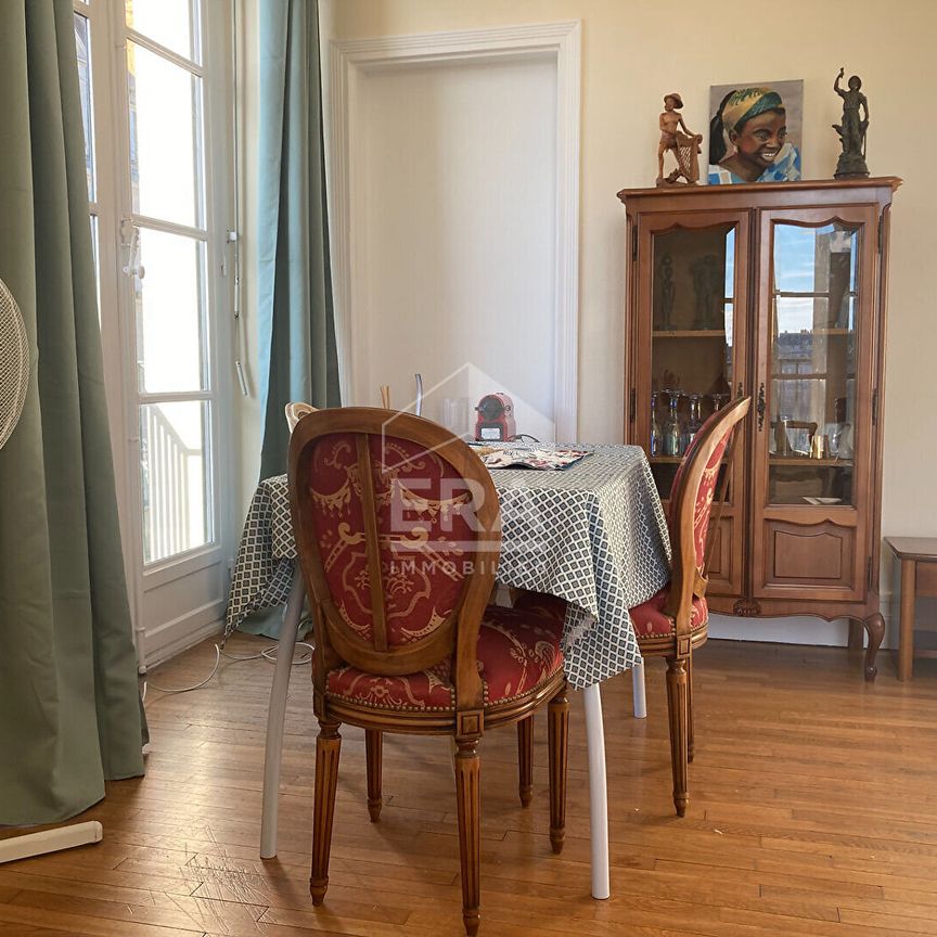 APPARTEMENT T3 MEUBLE A LOUER EN COURTE DUREE - A BLOIS - BELLES PRESTATIONS, COEUR DE VILLE, VUE SUR LA LOIRE - Photo 1