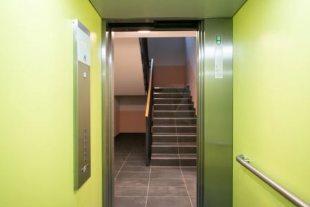 !! WOW-Traumwohnung mit großer Dachterrasse 26,50m², großem Wohn-Koch-Essbereich und Tiefgarage !! - Foto 2