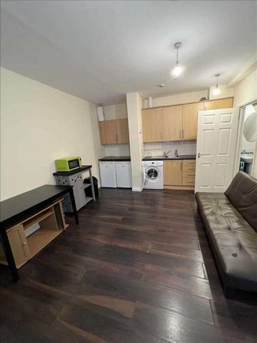 The Mews, Turnpike Lane, N8 - Photo 3