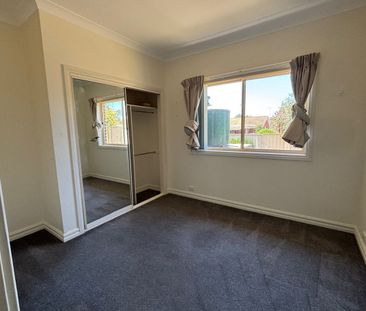 Comfortable 4 bedroom home, ready for your family! - Photo 6