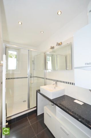 CHRISTOPH CHROMECEK IMMOBILIEN - PERCHTOLDSDORF - Ruhige 2-Zimmer mit Balkon nahe dem Zentrum! - Photo 4