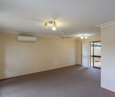 SPACIOUS 3 BEDROOM HOME - Photo 5