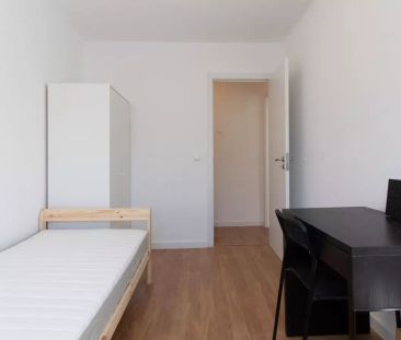 Nice room for rent in 4-bedroom apartment in affordable Benfica - Photo 6