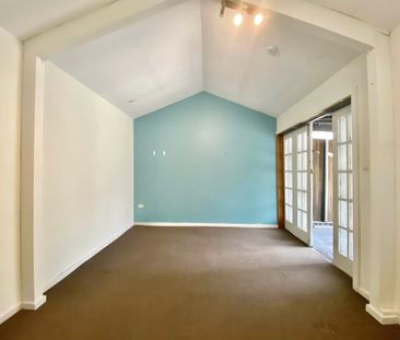 121 Bruce Street, Cooks Hill - Photo 1