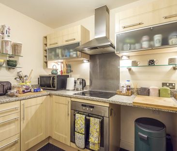 2 bedroom apartment to rent - Photo 3