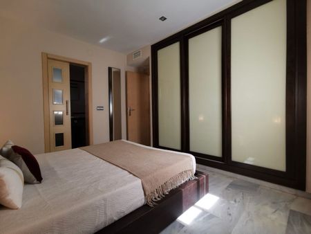 Piso de alquiler en Calle Esquilo, 5, El Cónsul - Ciudad Universitaria - El Romeral - Photo 3