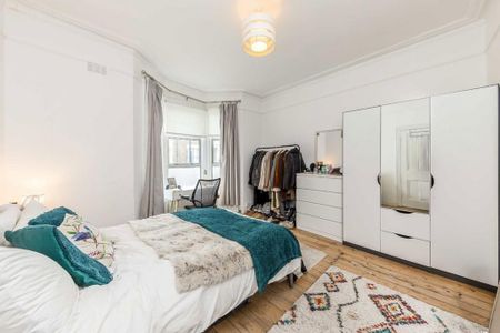 4 bedroom terraced house to rent - Photo 5