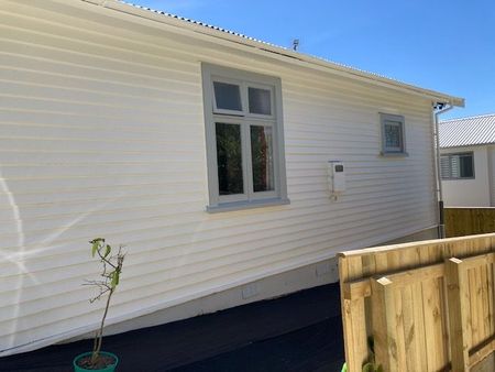 Comfort, Space & Convenience in the Heart of Johns - Photo 2