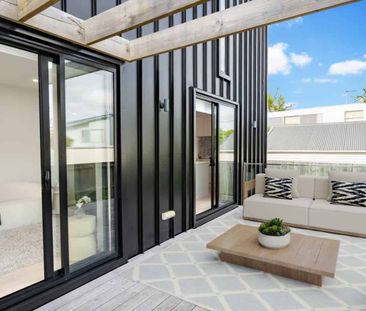 Luxury Townhouse in The Bays - Photo 4