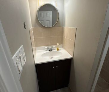 For Lease - 19 Westchester Road, Toronto, Ontario - Photo 6