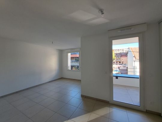 Location Appartement 1 pièce 33m² THONON LES BAINS 74200 - Photo 1