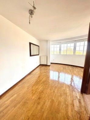 Piso en alquiler en Canillejas - Photo 2