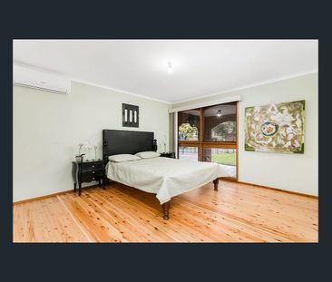 Single Level Residence In Prime Location! - Photo 4