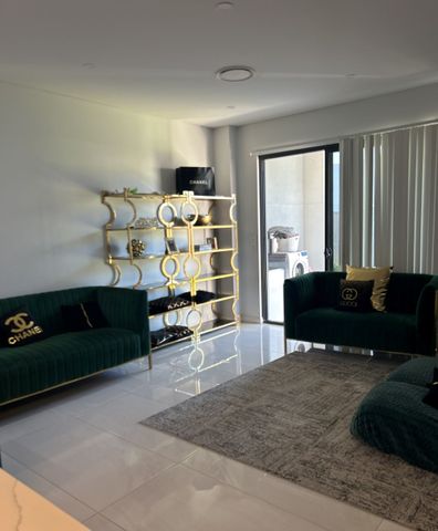 Spacious 5-Bedroom Family Home in the Heart of Pendle Hill - Photo 3