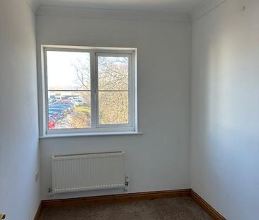 3 bedroom semi-detached house to rent - Photo 6