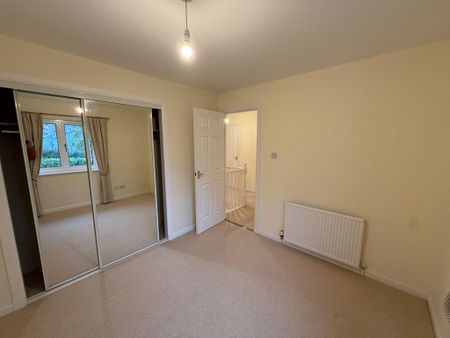 4 bedroom detached house to rent - Photo 5