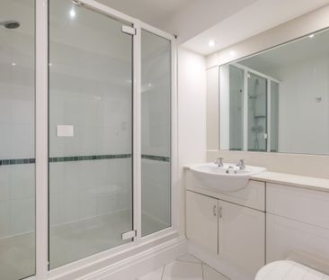 2 bedroom penthouse to rent - Photo 3
