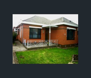 “Neat & Tidy Family Home“ - Photo 3