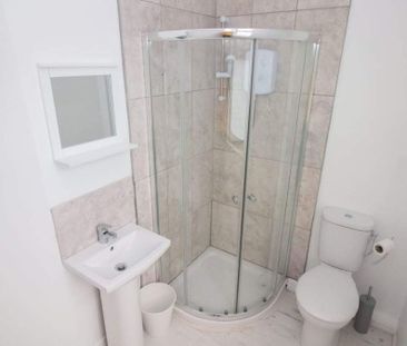 Romer Road, Liverpool. - Photo 6