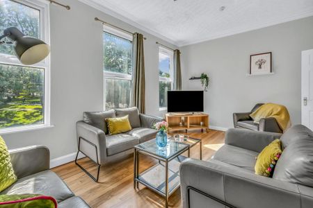 5 bedroom flat to rent - Photo 2