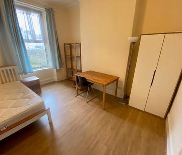 6 bedroom terraced house to rent - Photo 5