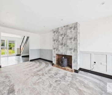 Surrey Avenue :: Marsland Green, WN7 - Photo 1